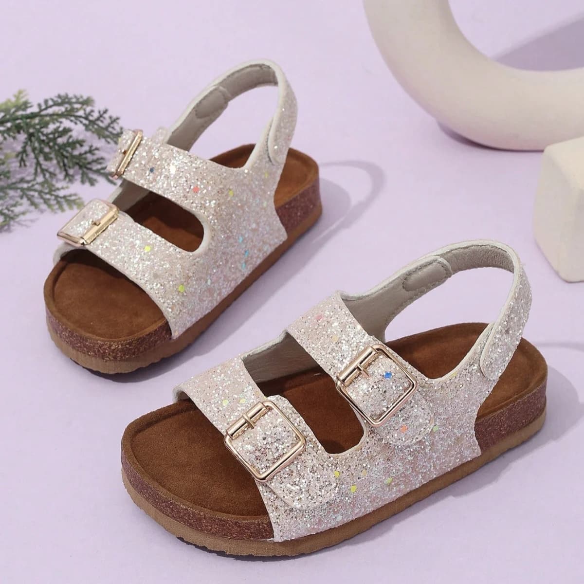 סנדלי קיץ אופנתיים לילדים - עיצוב ייחודי עם סוליה כפולה ורצועת מתכת!