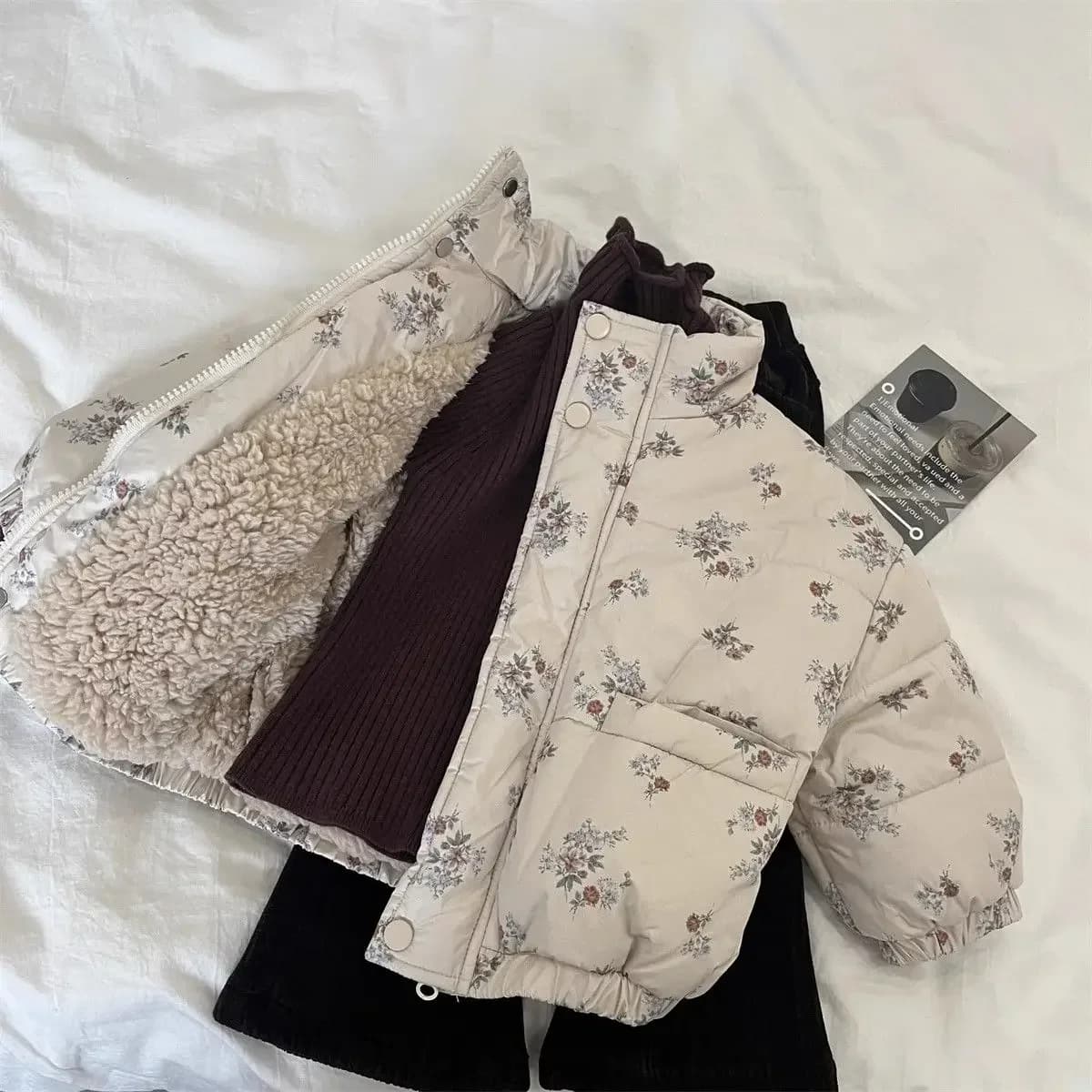 מעיל חורף מפנק לילדות קטנות עם הדפס פרחוני מקסים!