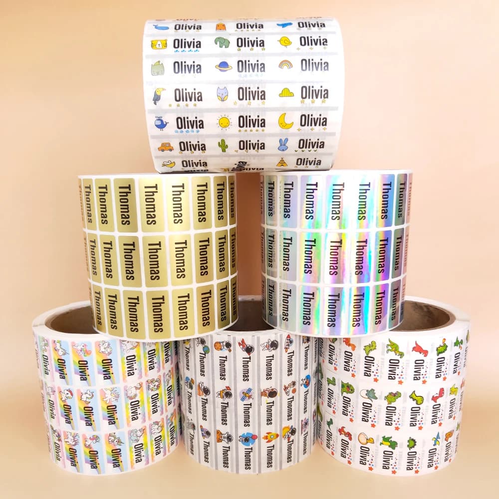 מדבקות שם מותאמות אישית בעיצוב קוואי לילדים - עמידות במים!